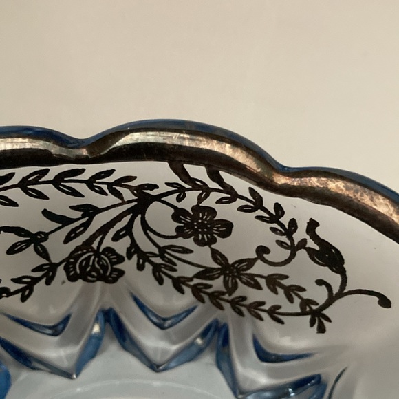 Gorgeous antique divided dish - Picture 12 of 12